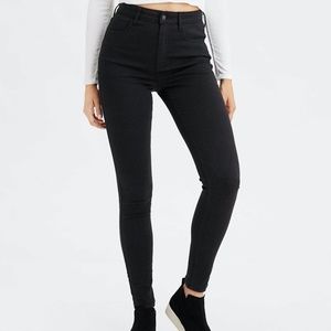 AMERICAN EAGLE OUTFITTERS BLACK SKINNY JEAN